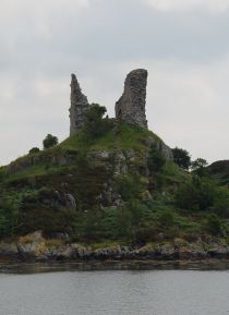 Dunakin Castle view from  Kyleakin